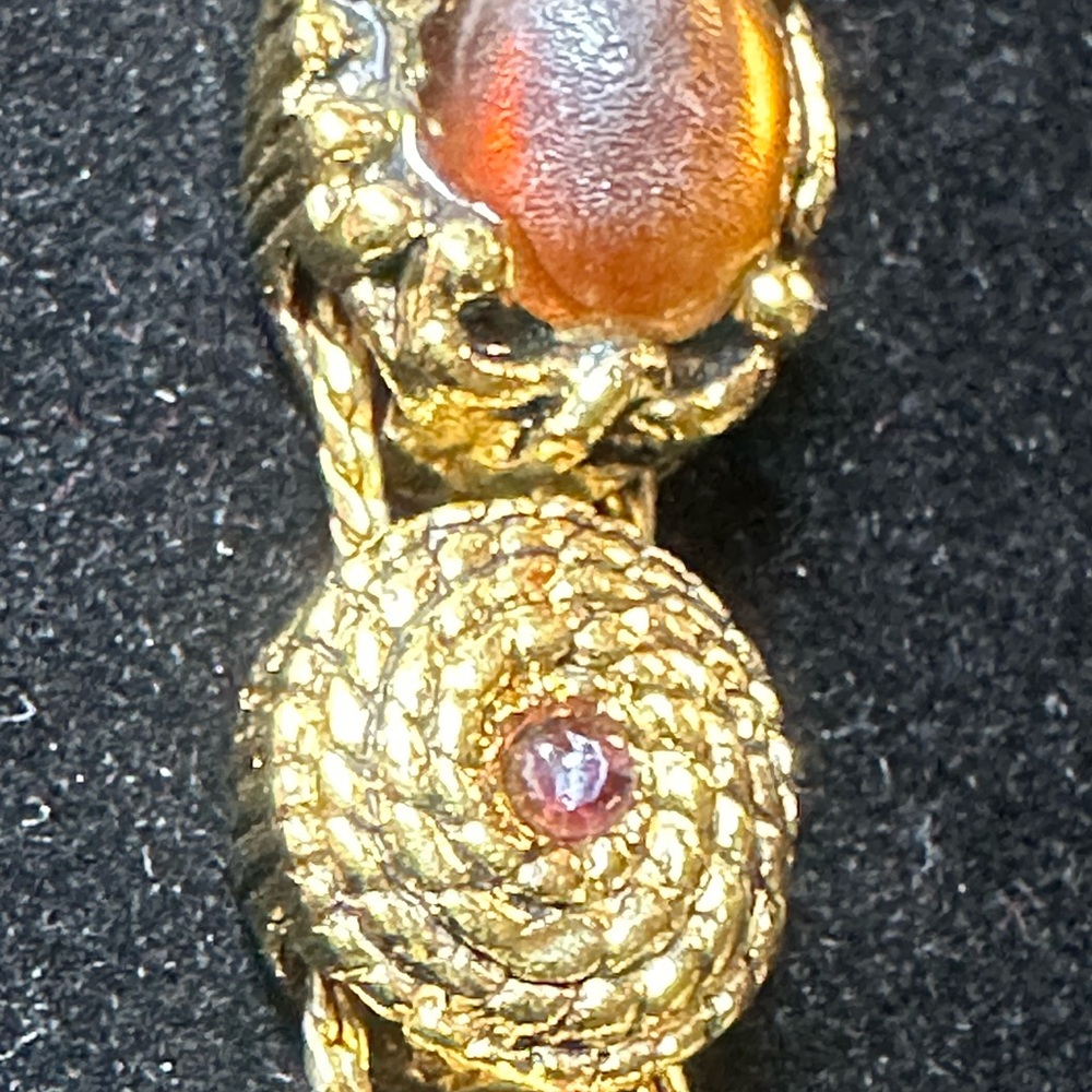 Avon vintage GRUNGE QUARTZ WATCH SLIDE CHARM BRACELET GOLD TONE- collectables - Picture 7 of 17